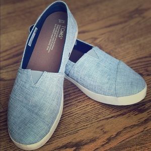 TOMS gray and white slip-ons - like NEW!